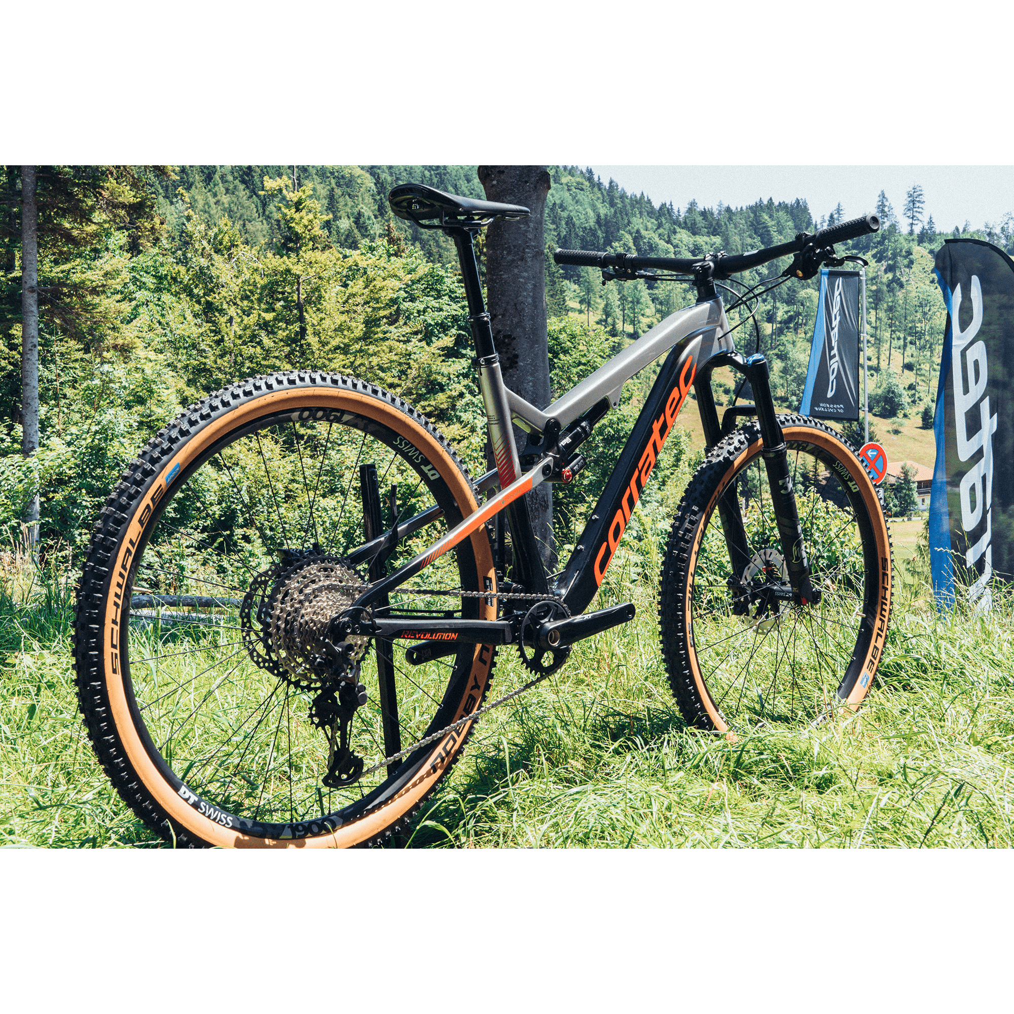 Corratec Revolution iLink Pro  Black/Gray